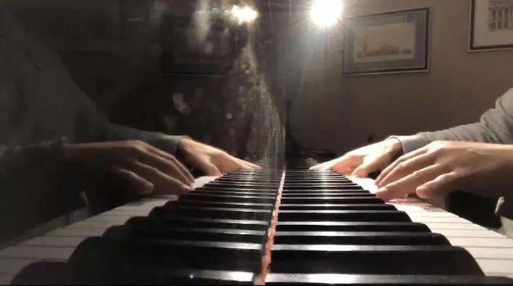 宋思衡的“宅抗疫” | 挑战主播、筹集口罩、闭关作曲，这位取消了20场演出的钢琴家原来这么忙！